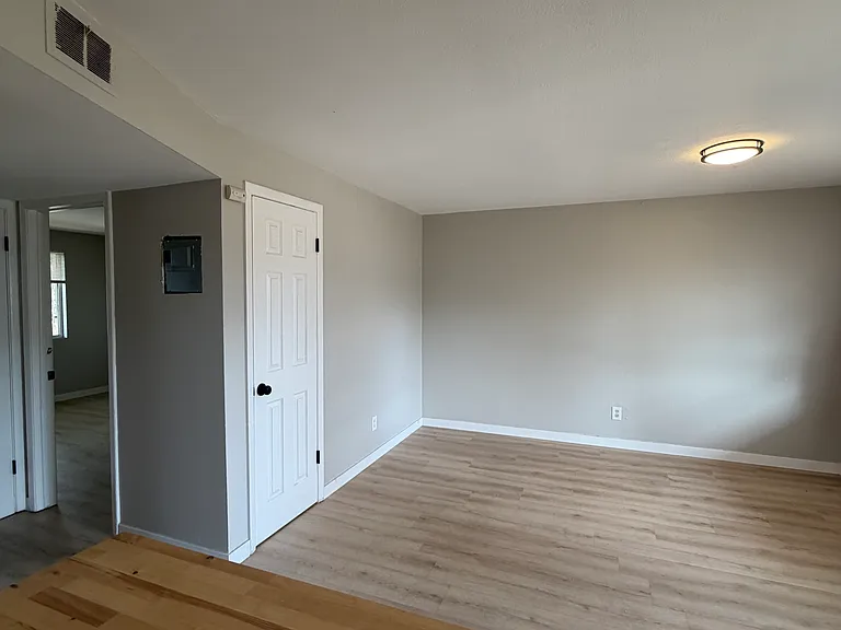 3335 Benton St #8 — Photo 5