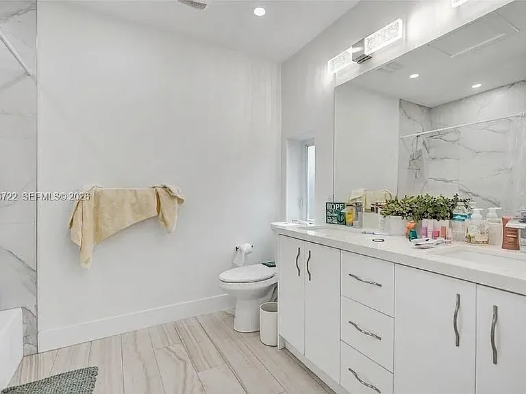 1508 Funston St — Photo 13