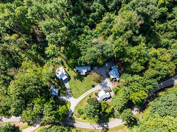 4th image of 579 Trout Run Rd