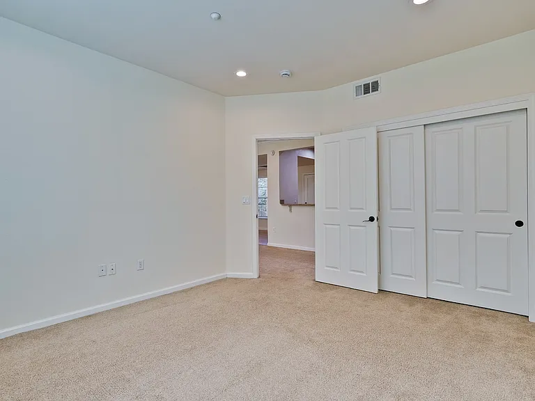 Encinal Place Apartments — Photo 25