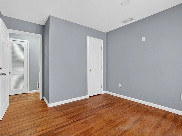 4427 Leddy Dr — Photo 30
