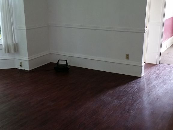 5th image of 524 E Parkway Ave