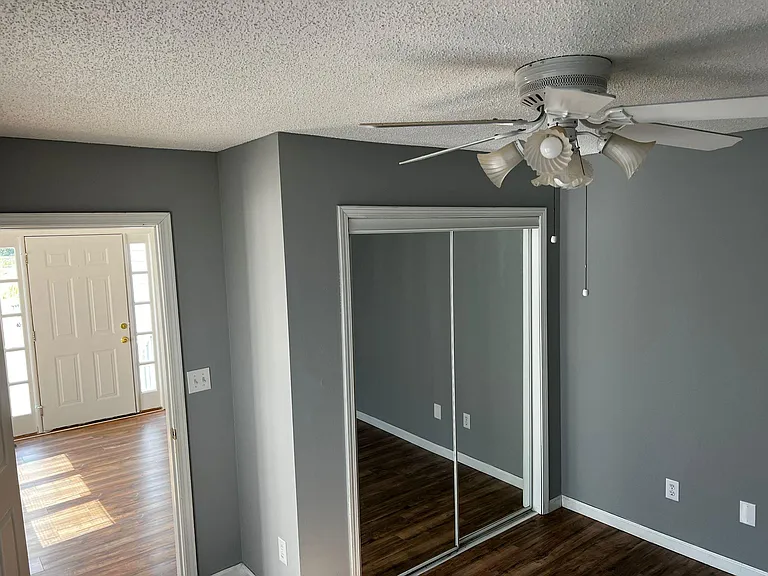 109 Cypress Dr — Photo 3