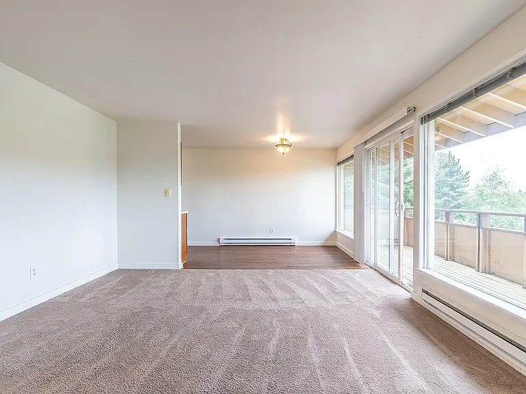 Mercer Park Apartments — Photo 3