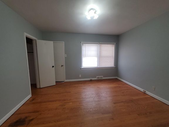 4th image of 3969 Fairview Ave