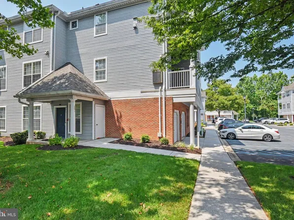 5003 Hollington Dr Unit 201, Owings Mills, MD 21117