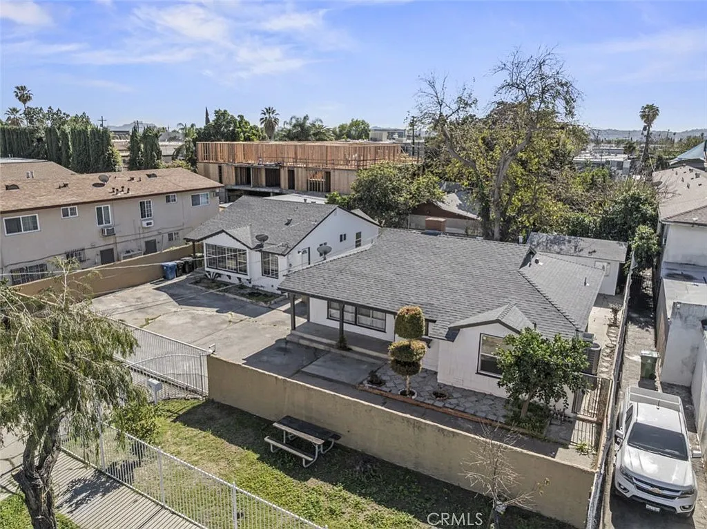 4 bed, 2336 sqft, $3,500 — Photo 3