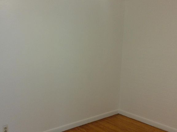 4th image of 60 Saint Pauls Ave APT 2