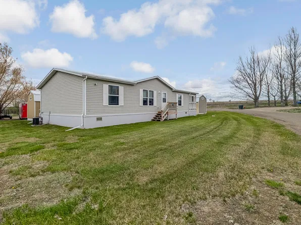 3227 3rd St NW, Sidney, MT 59270