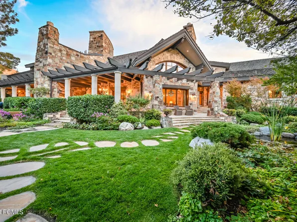 2750 E Creek Crossing Ln, Salt Lake City, UT 84121