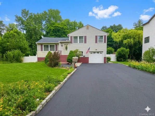 10 Northbrook Road, Spring Valley, NY 10977