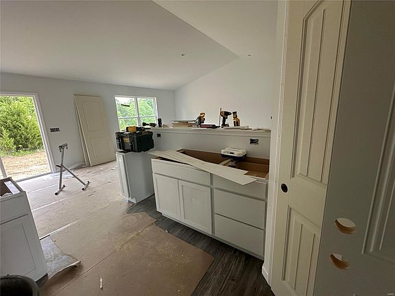 3rd image of 61 Brussels Valley Dr