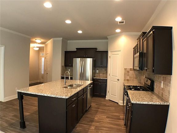 5th image of 289 Breamore Mill Dr