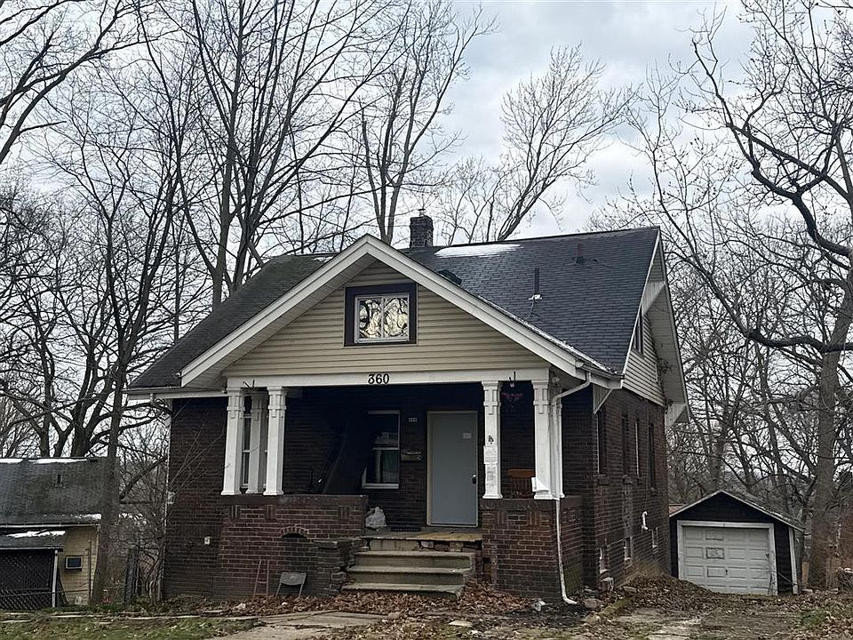 2nd image of 360 Litchfield Rd