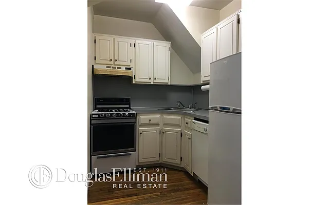 Rented by Douglas Elliman | media 4