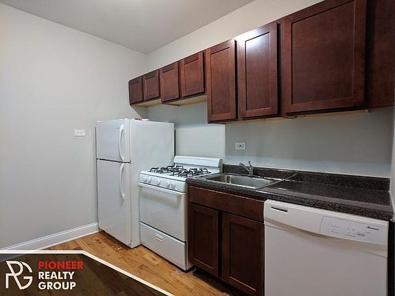 4th image of 3933 N Janssen Ave #W2