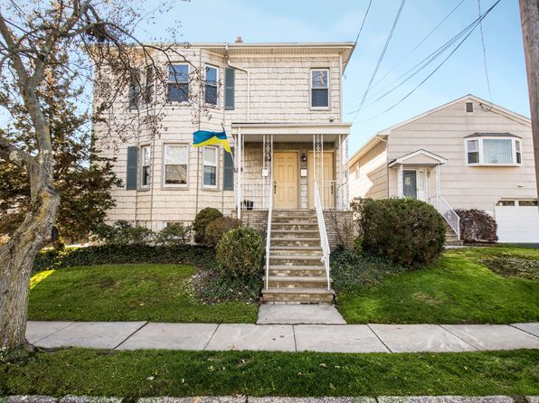 563 Spruce Ave #2