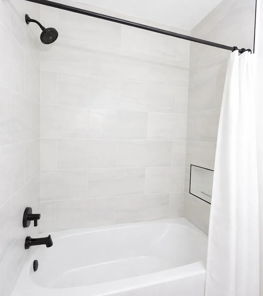 4 bed, 1.0 bath, 1200 sqft, $1,001 — Photo 3