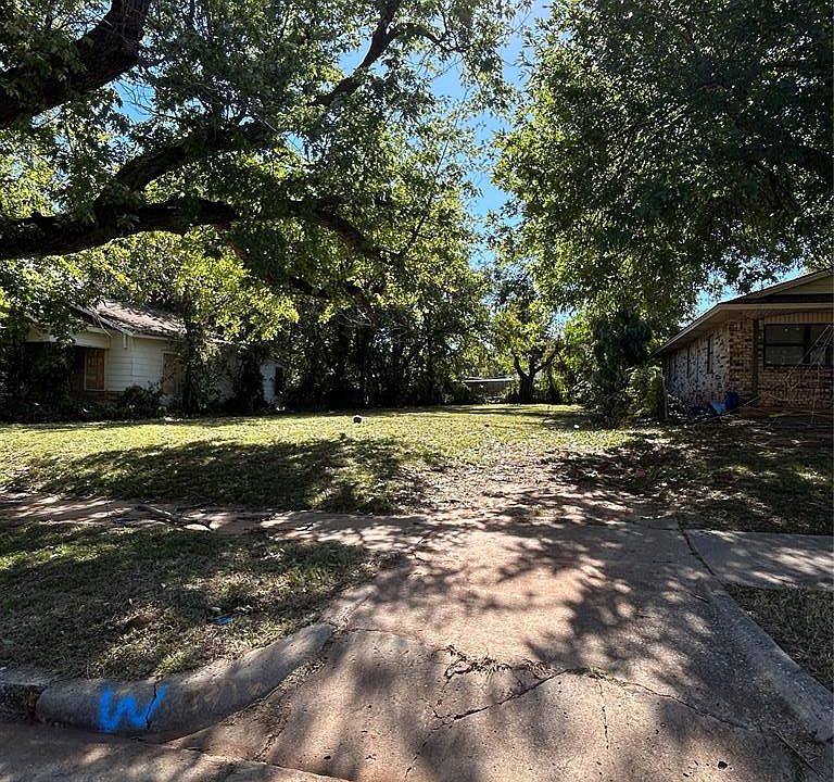 2nd image of 1326 NE 15th St Lot 4
