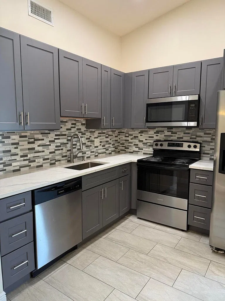 4 bed, 1627 sqft, $3,500 — Photo 3