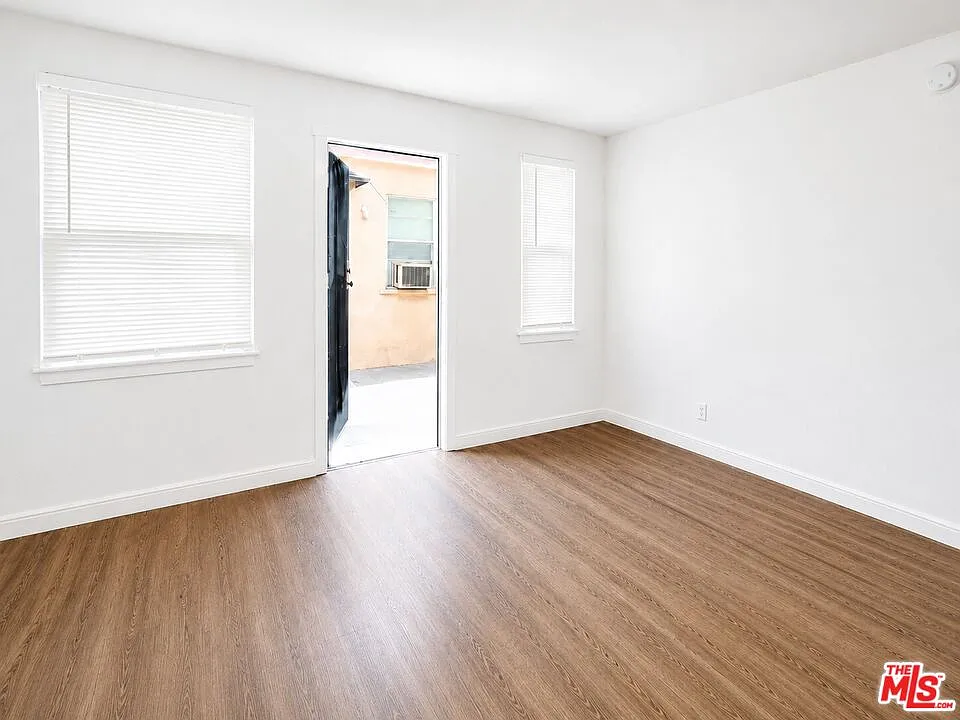 Studio, 1.0 bath, 650 sqft, $1,400 — Photo 3