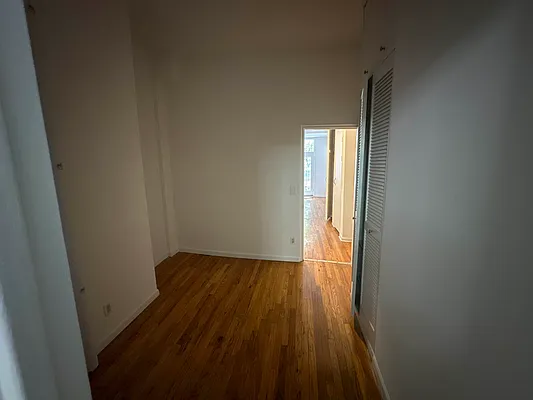 Rented by Eric Goodman Realty Corp | media 18