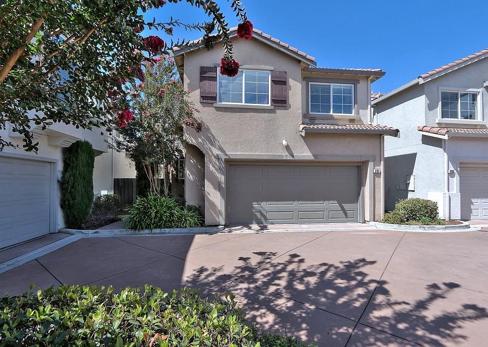 1st image of 2137 Kingsbury Cir