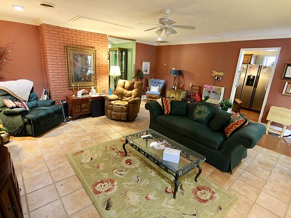4th image of 111 County Road 213