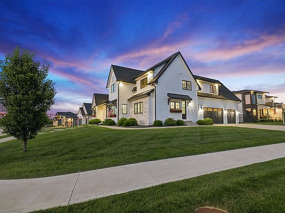 3rd image of 17448 Aurora Dr