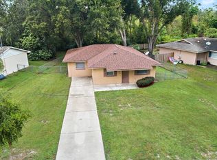 1120 Cedar Ave, Tavares, FL 32778