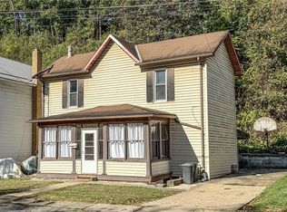 597 Market St, Leechburg, PA 15656
