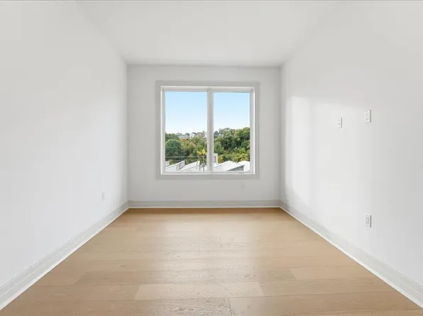 921 Madison Street image 15 of 25