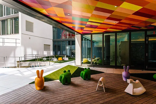 Rented by EXR | media 10