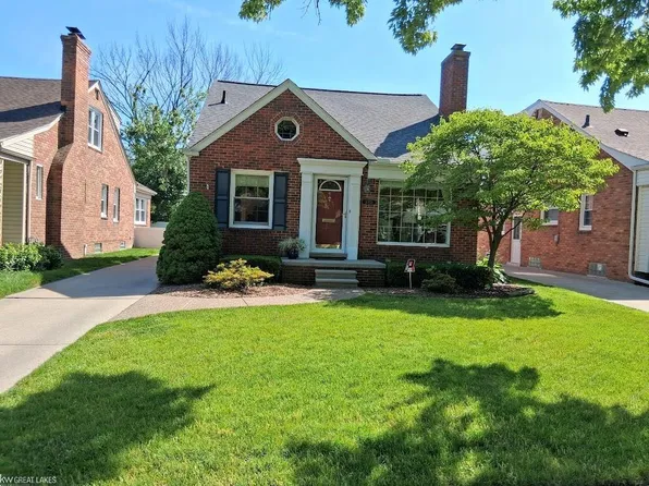 20928 Kenmore Ave, Harper Woods, MI 48225