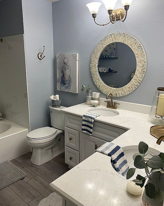 Master bath with garden tub 
