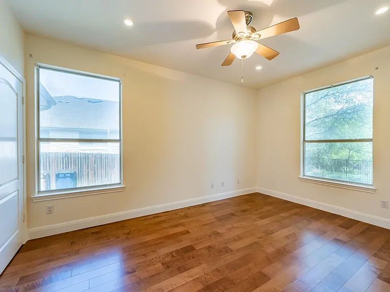 7724 Yaupon Dr — Photo 13