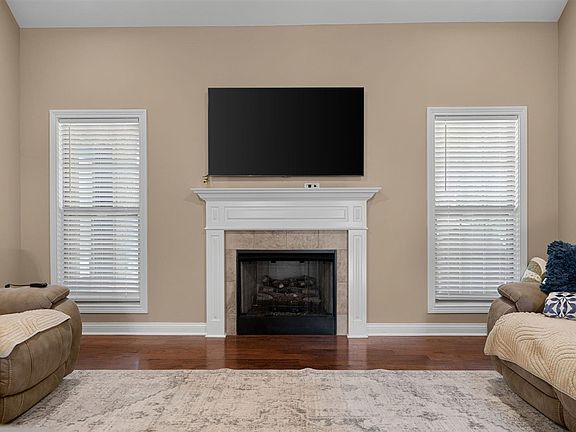 4th image of 331 Atlantis Ct