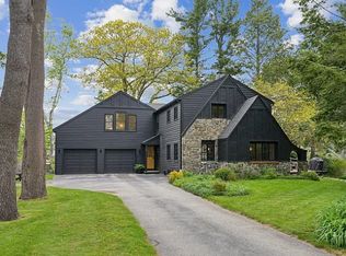 31 Forest Rd, Cape Elizabeth, ME 04107