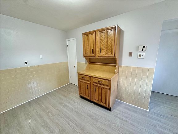 4th image of 8881 Darnell Pl