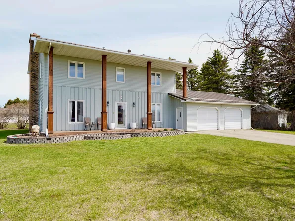 115 6th St N, Carrington, ND 58421