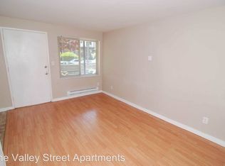 320 Valley St APT 13, Seattle, WA 98109