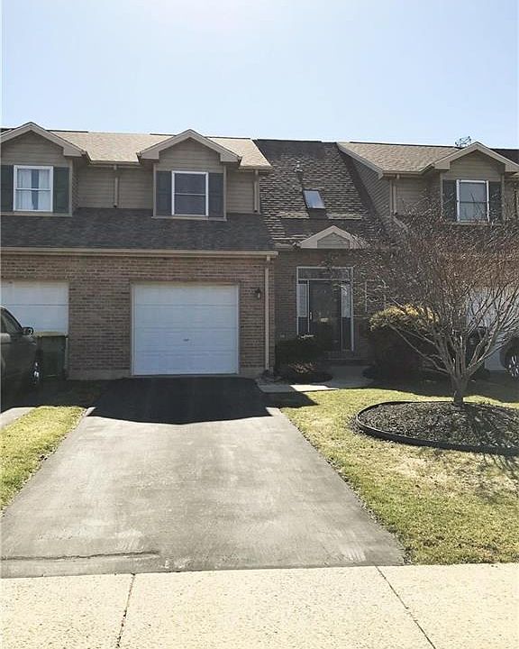 1st image of 208 Stephanie Dr