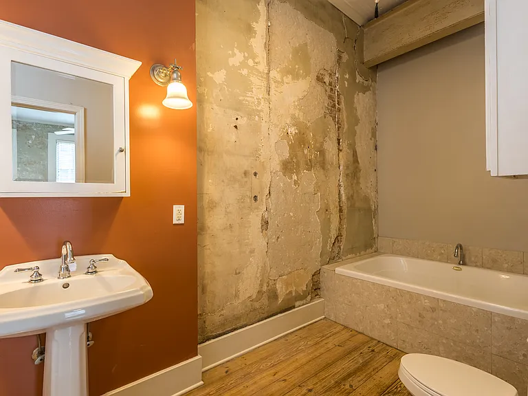 409 N Main St — Photo 10