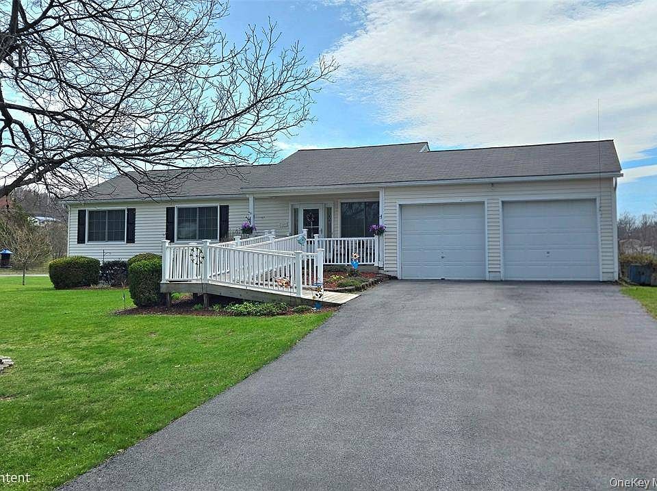 1st image of 5 Meadows Ct