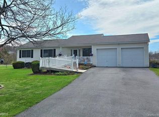 5 Meadows Ct, Staatsburg, NY 12580