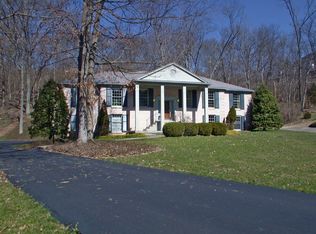 1902 Charbdin Pl, Riverwood, KY 40207