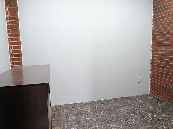4th image of 2901 Louisiana Ave #1