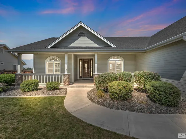 2910 La Cresta Cir, Minden, NV 89423