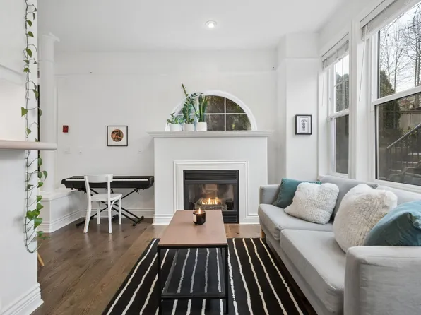 978 W 16th Ave, Vancouver, BC V5Z 1T2