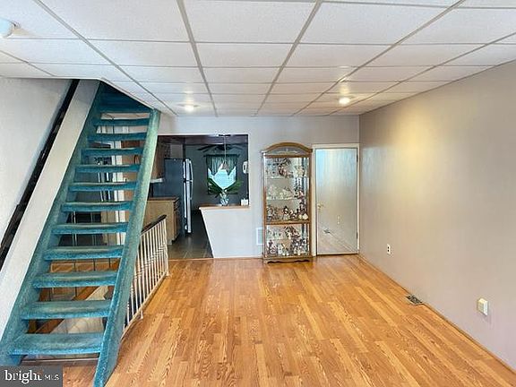 2nd image of 2502 S Iseminger St